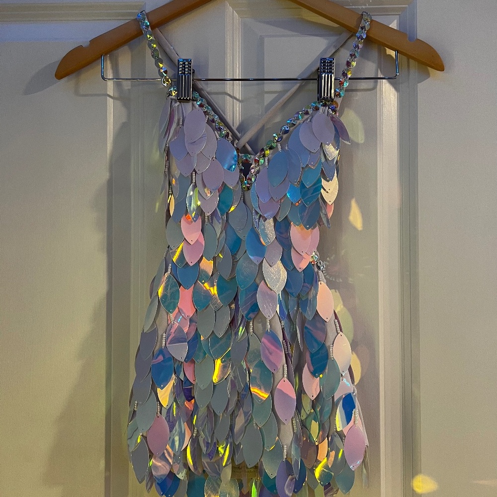 Kids Glamour Costumes Iridescent Jumbo Sequin Dress Size MC - Picture 2 of 10
